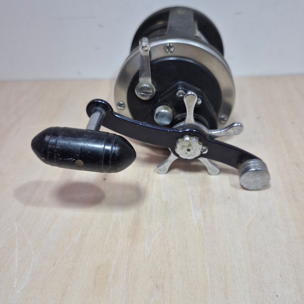 Penn Leveline No. 320 Saltwater Fishing Reel Made in USA Black Chrome‎